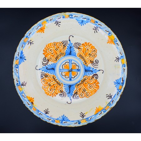 Plato de Loza de Talavera Tricolor con Palmetas