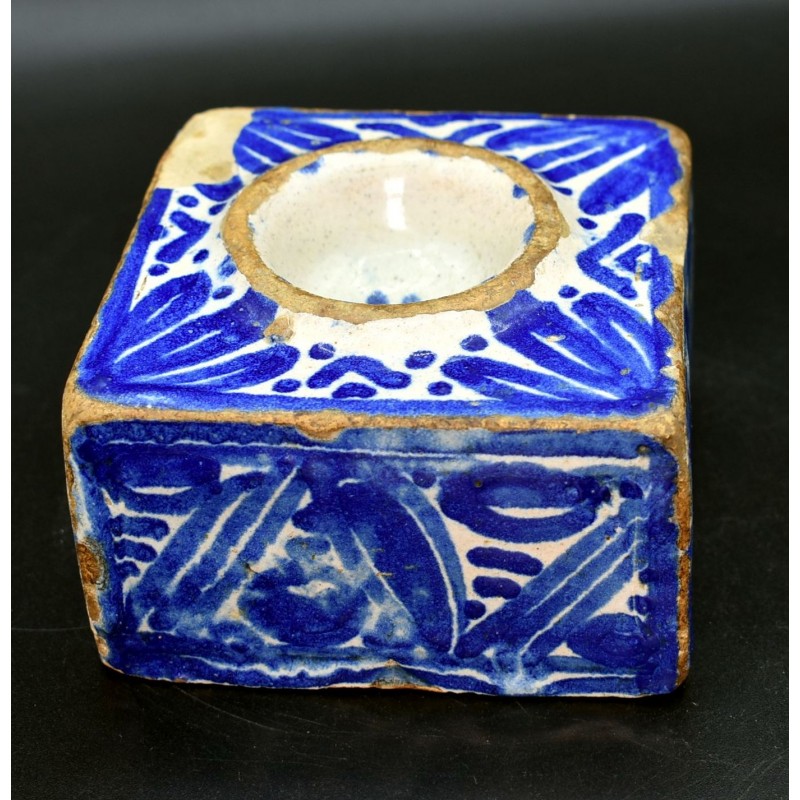 Salero Serie espiral cermaica azul siglo XVI