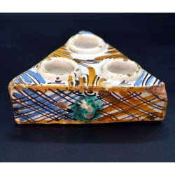 Especiero triangular cerámica de Almazán s. XVII