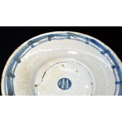 Plato bicolor cerámica de Almazán siglo XVII