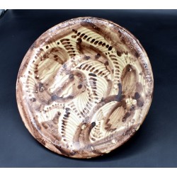 Plato de mistos de Almazán en manganeso siglo XVIII