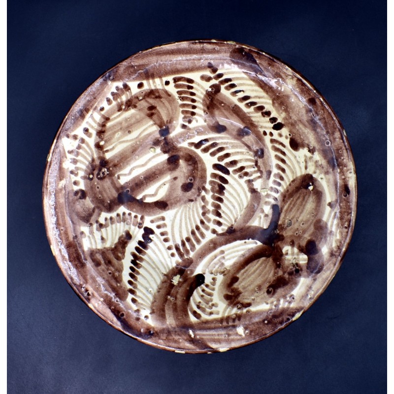 Plato de mistos de Almazán en manganeso siglo XVIII