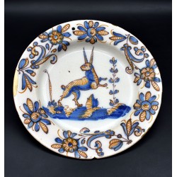 Cerámica de Talavera Tricolor con liebre siglo XVII