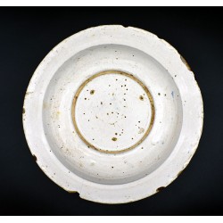 Plato Tricolor Figurativo cerámica de Talavera siglo XVII