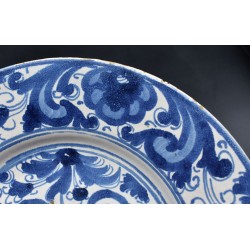 Gran Plato cerámica de Teruel garza Siglo XVII