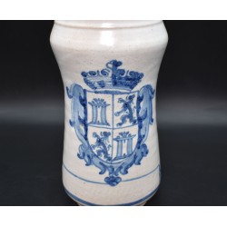 Albarelo de ceramica Talavera con escudo real