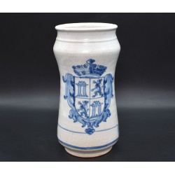 Albarelo de ceramica Talavera con escudo real