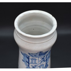 Albarelo de ceramica Talavera con escudo real