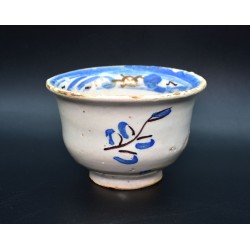 Jícara para chocolate ceramica de Almazán siglo XVII