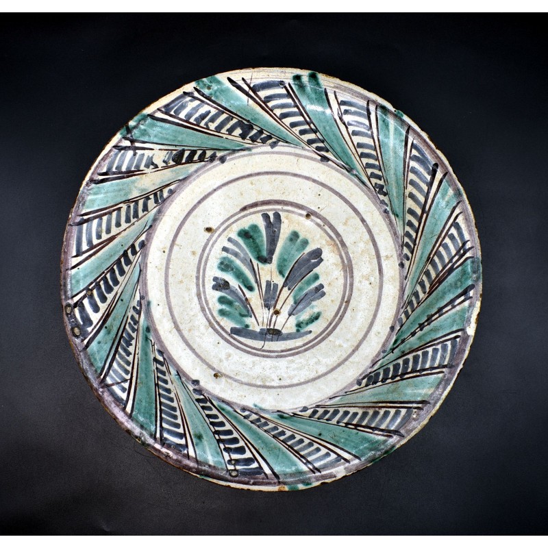 Gran Plato verde manganeso ceramica Almazán