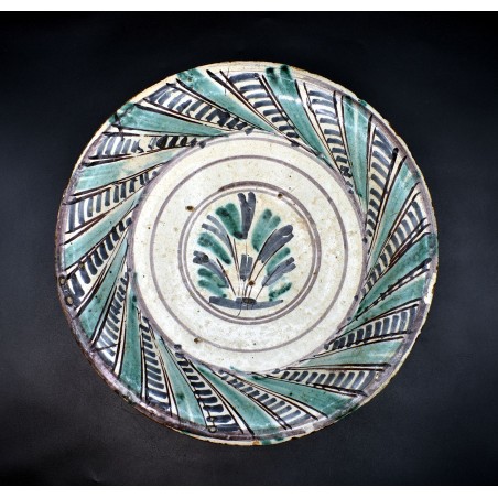 Gran Plato verde manganeso ceramica Almazán