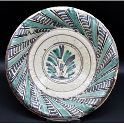 Gran Plato verde manganeso ceramica Almazán