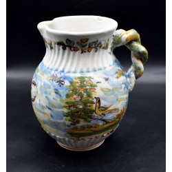 Jarra de Talavera alcoreña siglo XVIII con escarabajo