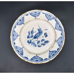 Plato catalán con pájaro y blondas