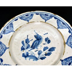Plato catalán con pájaro y blondas