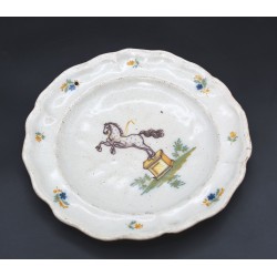Plato alcoreño de Talavera con Caballo