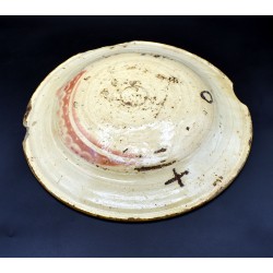 Plato de loza dorada del siglo XVII