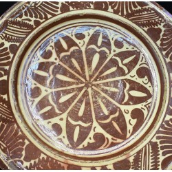 Plato de loza dorada del siglo XVII