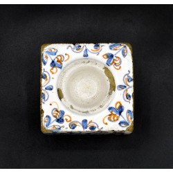 Salero de Talavera cuadrado tricolor s. XVII