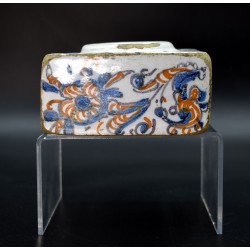 Salero de Talavera cuadrado tricolor s. XVII