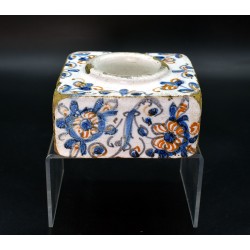 Salero de Talavera cuadrado tricolor s. XVII