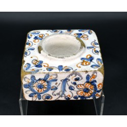 Salero de Talavera cuadrado tricolor s. XVII