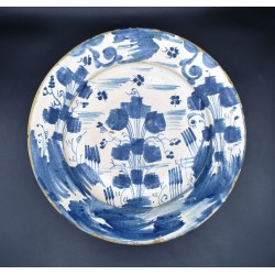 Plato de Hellín hojas de palmera s. XVIII