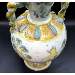 Jarrón polícromo cerámica de Talavera siglo XVIII