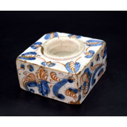 Talavera tricolor Salero cuadrado del XVII