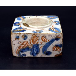 Talavera tricolor Salero cuadrado del XVII