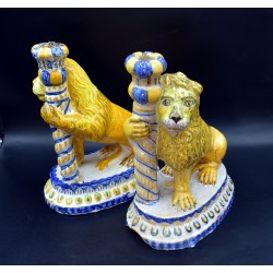 Pareja de Leones candelero siglo XVIII Talavera