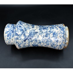 Albarelo azul jaspeado de Talavera s. XVI