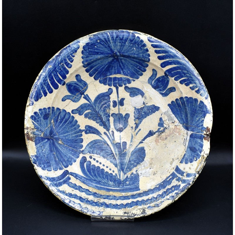 Fuente de Hellín ramillete floral azul s. XVIII