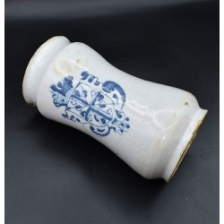 copy of Albarelo de ceramica Talavera con escudo real