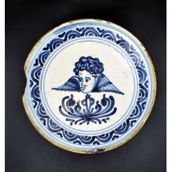Salvilla con querubín serie de Poblet s. XVII