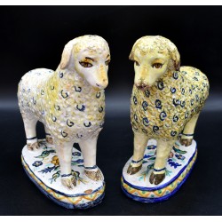 Pareja de figuras decorativas Triana s. XIX