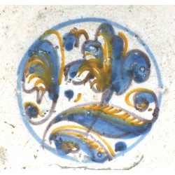 Plato serie Tricolor cerámica de Talavera siglo XVII